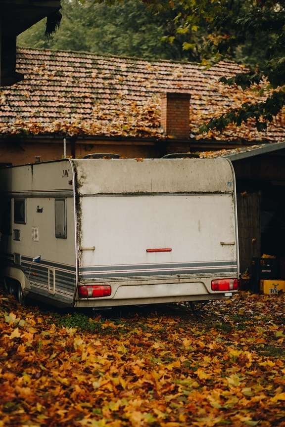 Camping-car, remorque, vieux, arrière-cour, abandonné, maison, en plein air, toit, architecture, véhicule