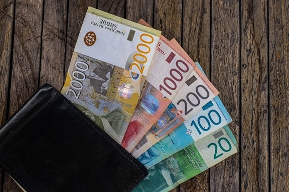 měna, srbský dinár, hotovost, peněženka, inflace, investice, příjem, půjčka, úvěr, financování