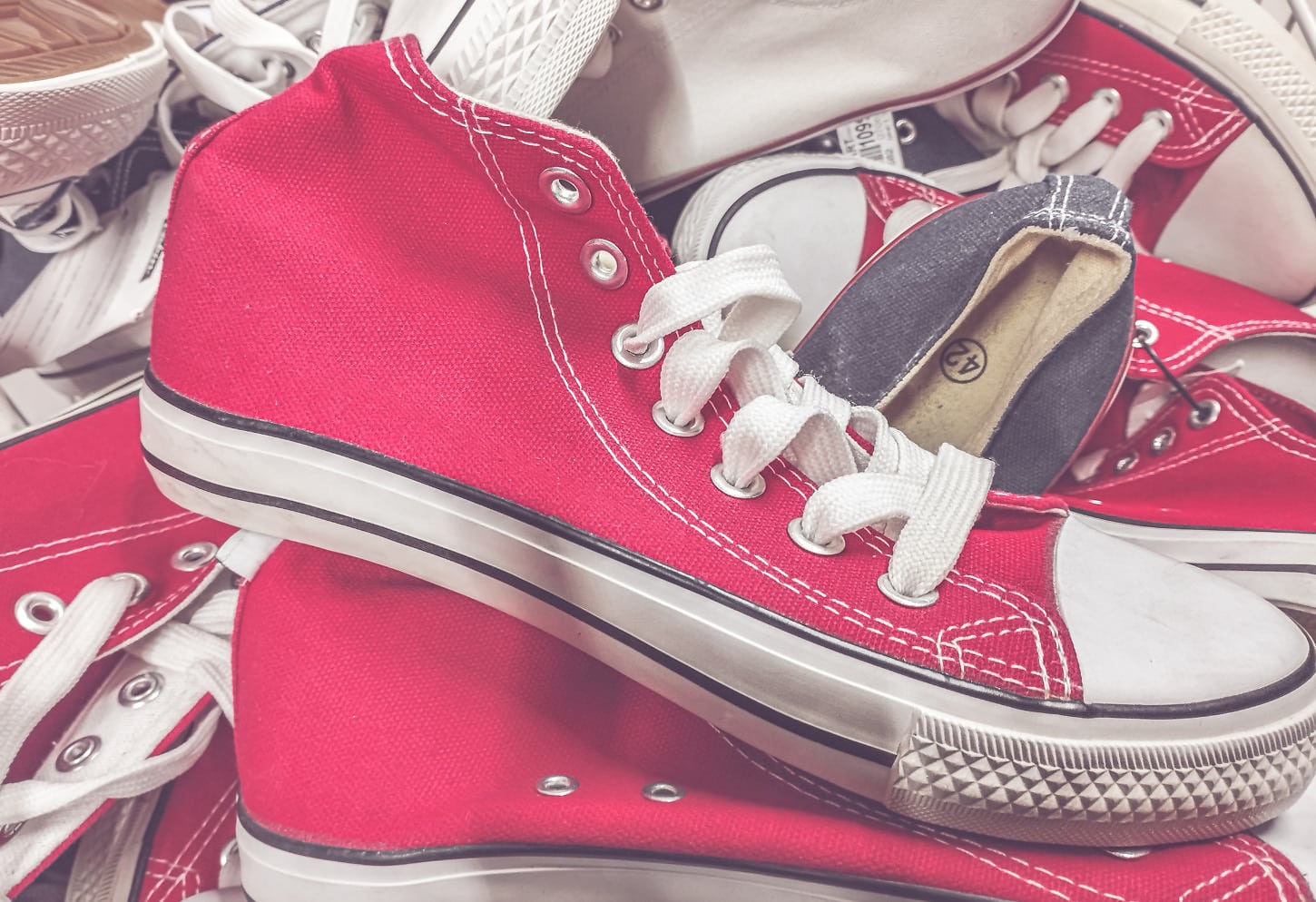 rojo oscuro, zapatillas de deporte, clásico, antigua, calzado, pila, par, moda