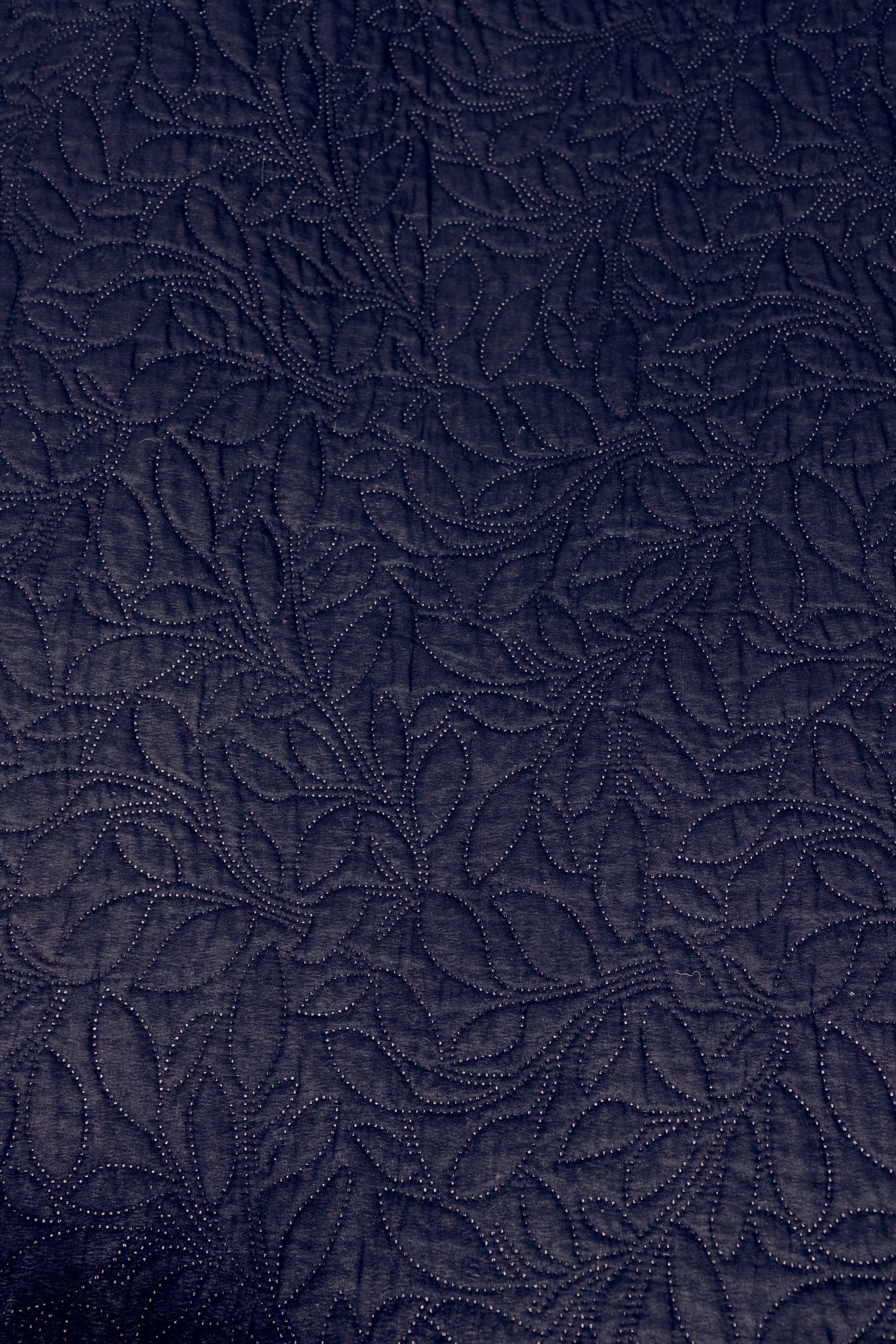 深蓝色棉质帆布，饰有花卉装饰