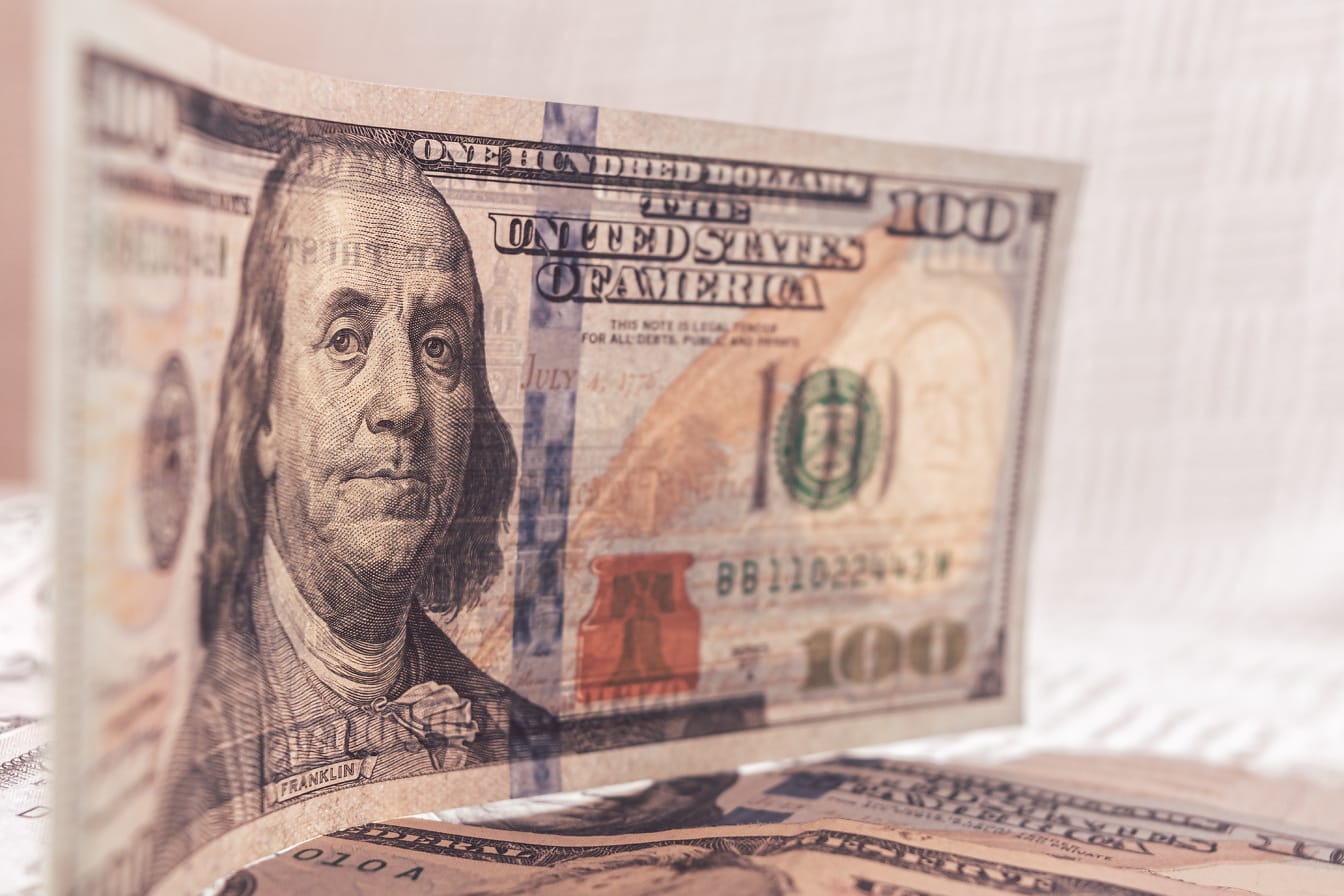 Franklin elnök az átlátszó 100 United Stats of America dollárról (100$)