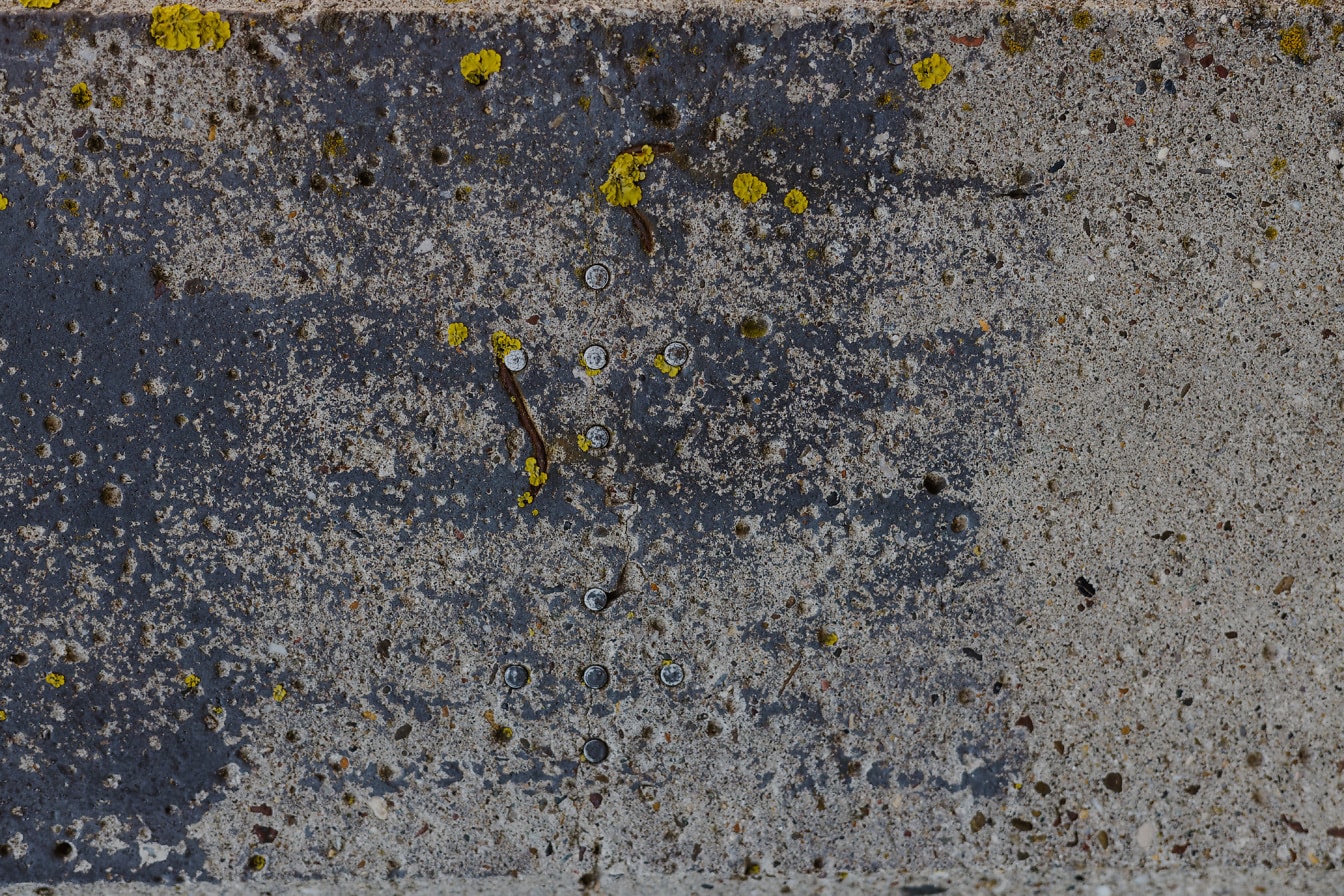 Piszkos betontextúra fémhuzalokkal