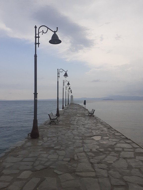 callejón, escaño, hierro fundido, lámpara, frente a la playa, muelle, agua