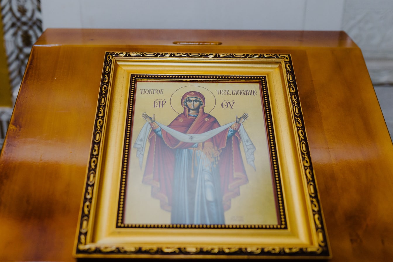 Ortodokse ikon af Jesu Kristi mor i gylden glansramme