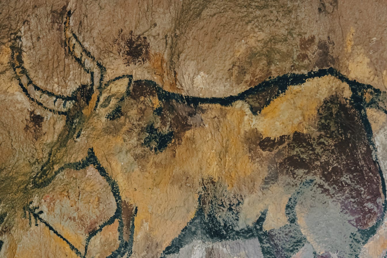 Σχέδιο ζωγραφικής σπηλαίου ζώου στον τοίχο του σπηλαίου