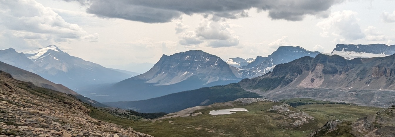 Panoramisch uitzicht op de vallei van het nationale park van Canada