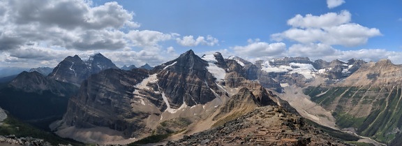 Banff national park panoramic view of mountain peaks