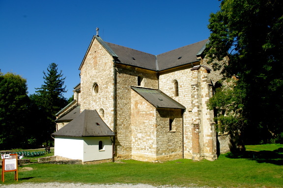 Belapatfalvi ciszterci apátság középkori templom Magyarországon