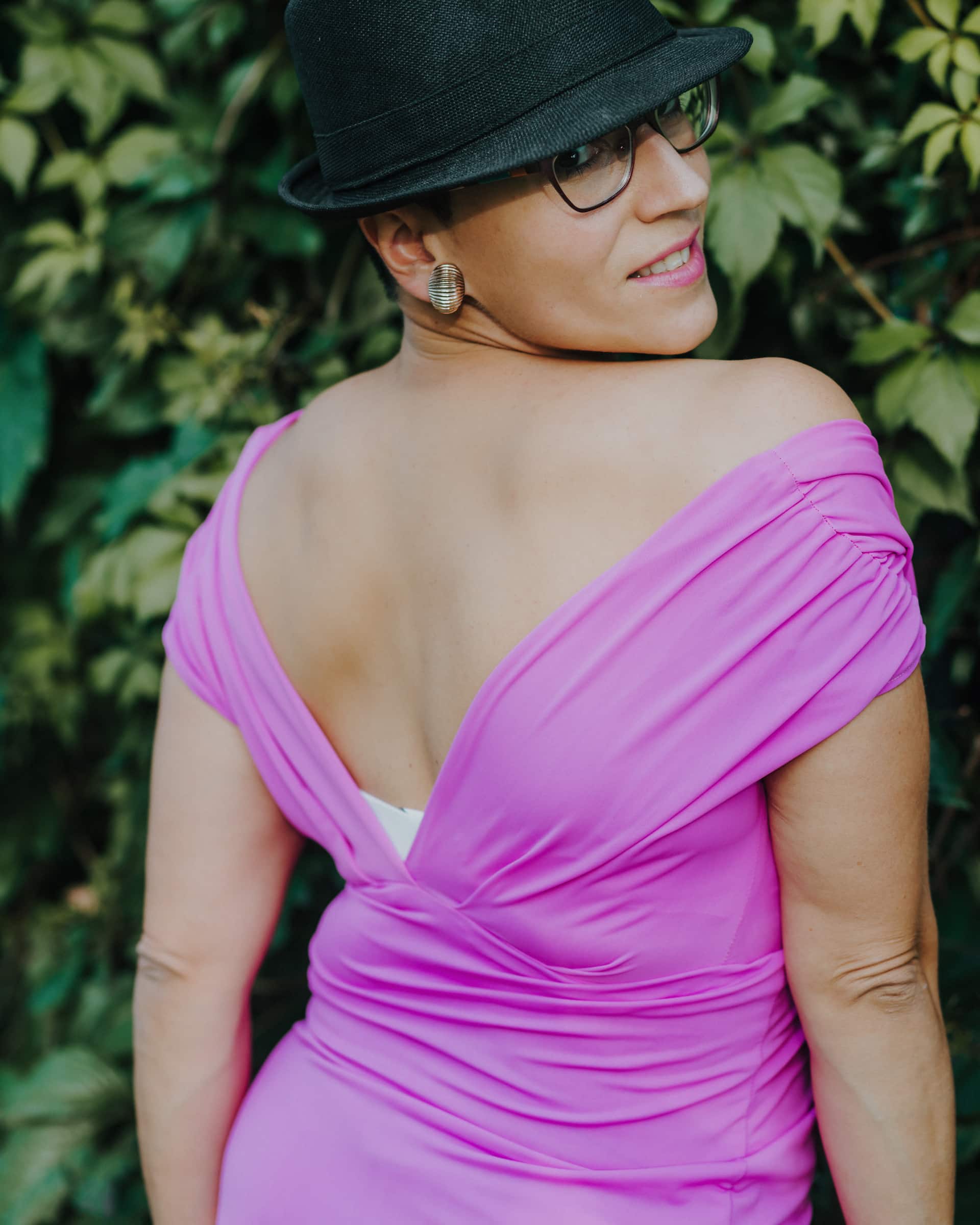 Free Picture Good Looking Woman In Hat And Purple Dress Smiling
