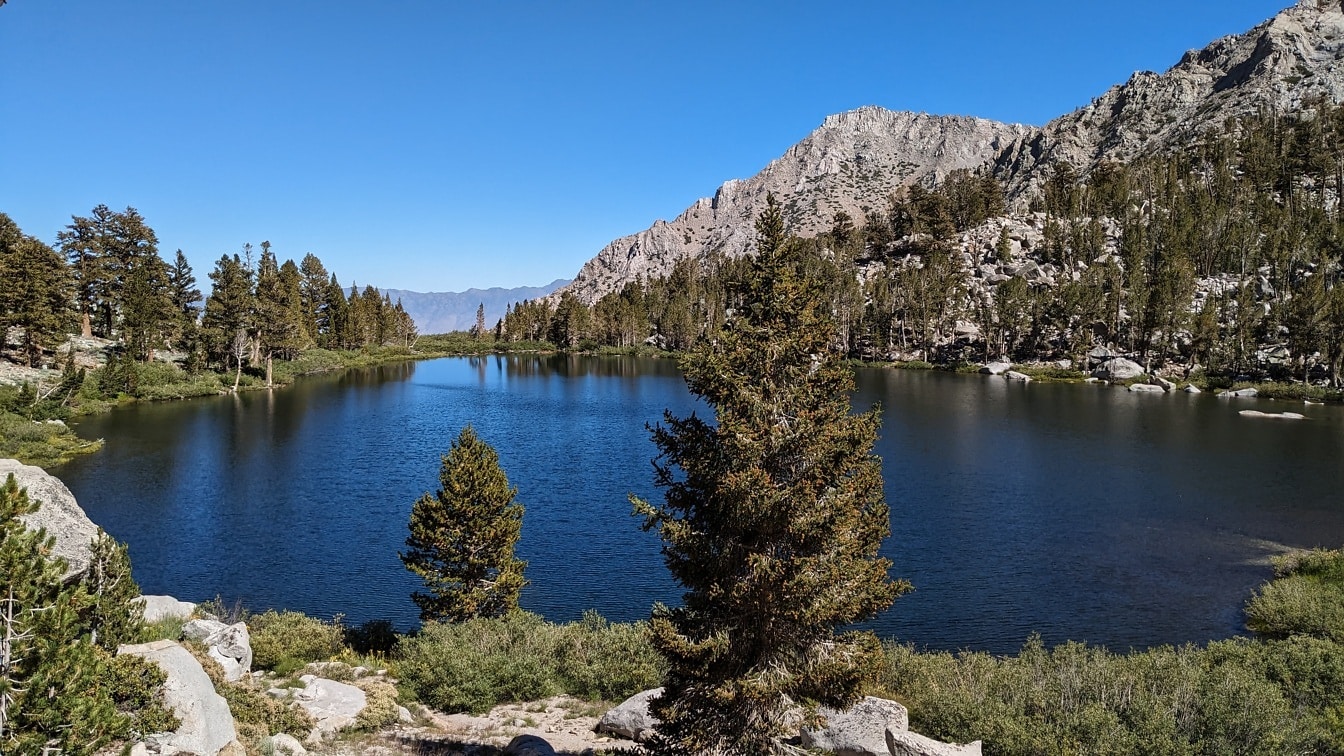 Robinson lake California America natural park panorama