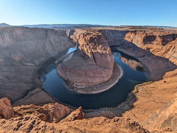 Oblouk řeky Colorado ve tvaru podkovy, letecké panorama Grand Canyonu v pouštním přírodním parku v Arizoně