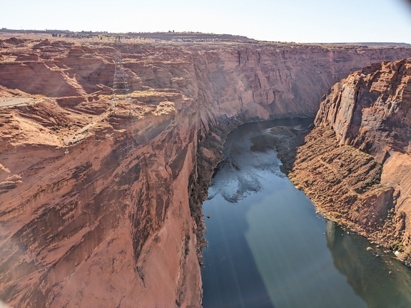 Εναέριο πανόραμα του ποταμού Κολοράντο στο Grand Canyon στην έρημο της Αριζόνα