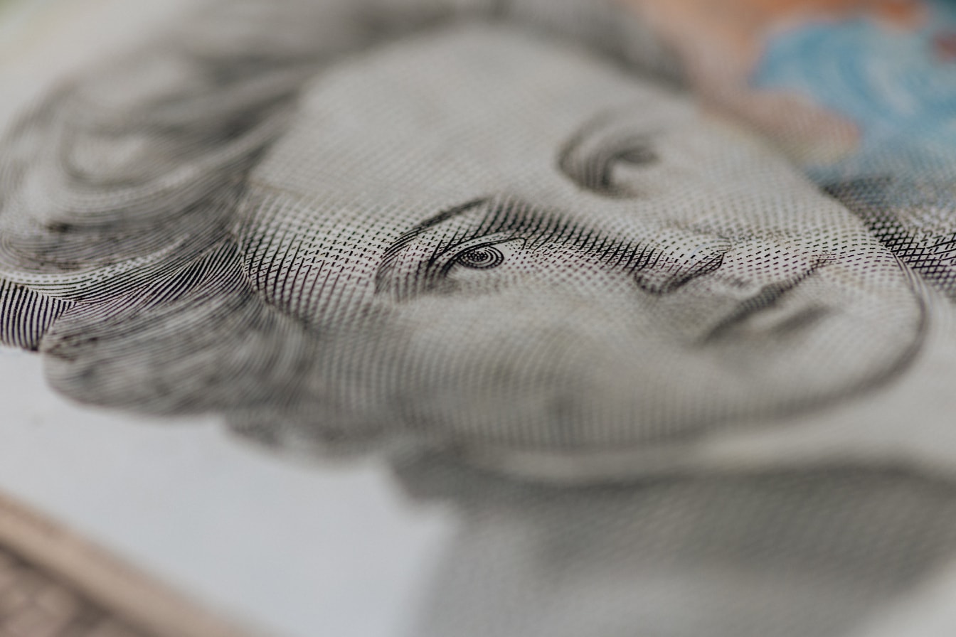 Портрет сербської художниці Надії Петрович на валюті номіналом 200 сербських динарів