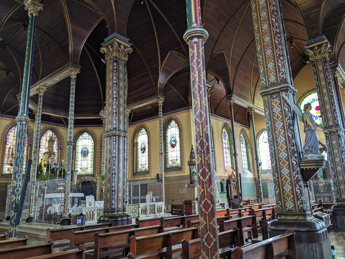 Interior de una iglesia de Nuestra Señora de la Merced