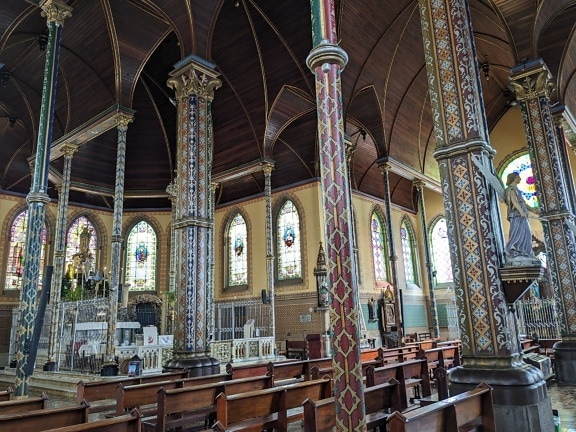 Interior de uma igreja de Nossa Senhora da Piedade