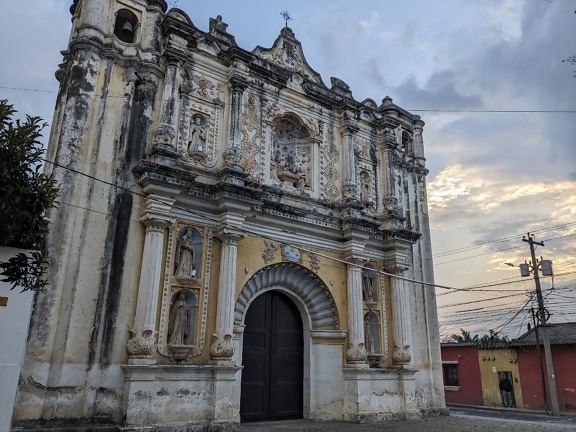Belen church in Guatemala with arches above front door