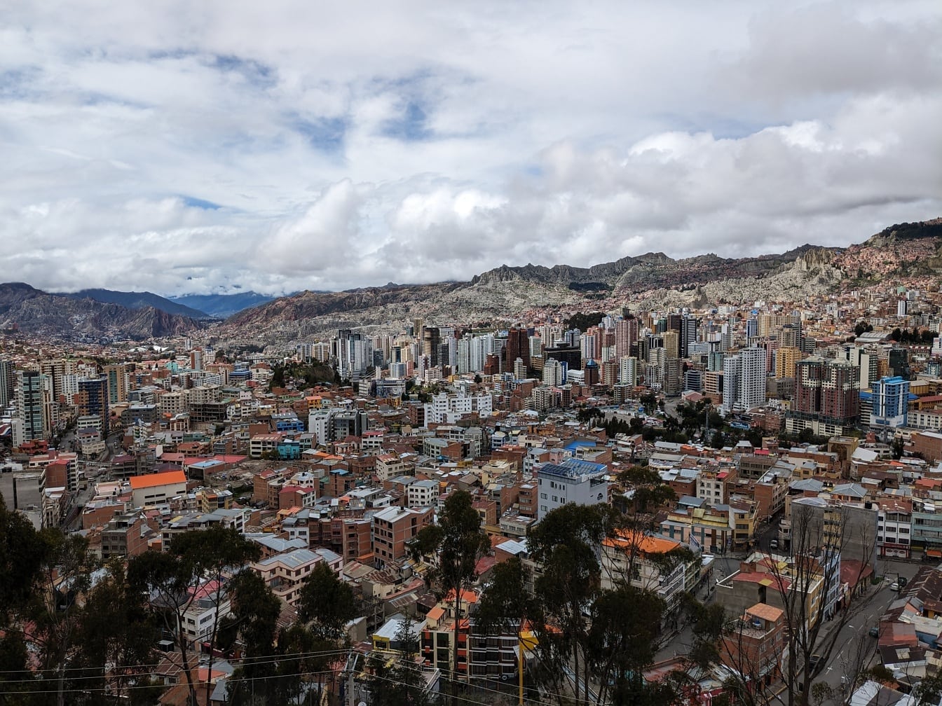 Luchtfoto van het centrum van de stad La Paz in Bolivia