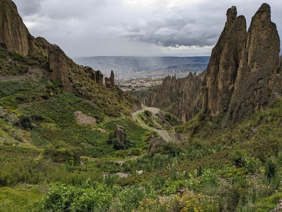 Долината на душите в природен парк в Боливия с високи остри скали