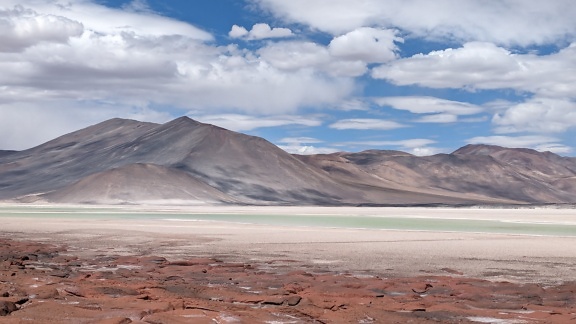 Saltplatå i saltlagunen i Atacamaørkenen i Chile