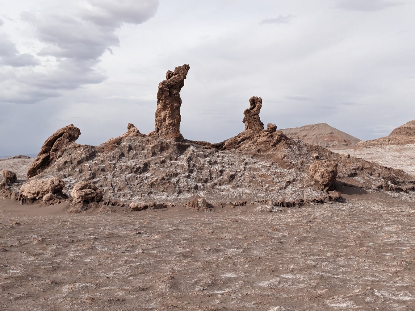 Formação rochosa no deserto do Atacama no Chile