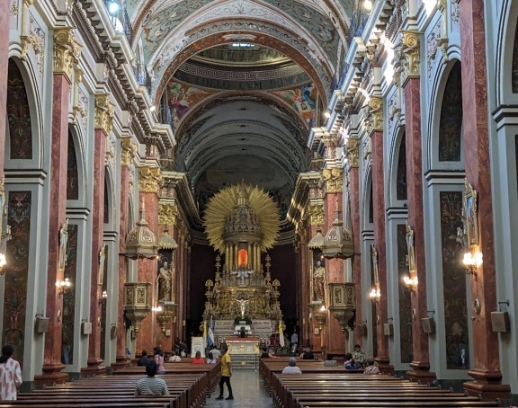 南美洲阿根廷西北部萨尔塔大教堂令人难以置信的内部