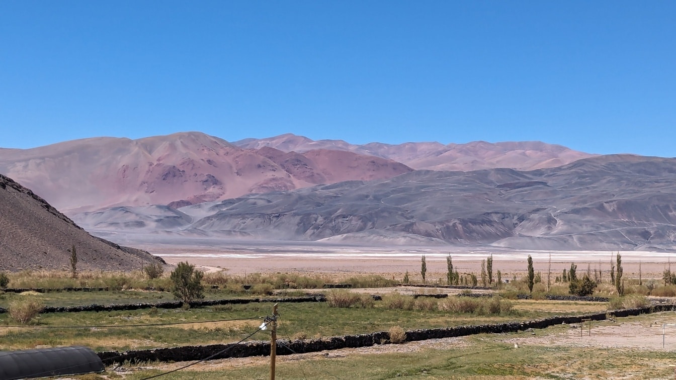 Pemandangan pedesaan di wilayah Puna di barat laut Argentina