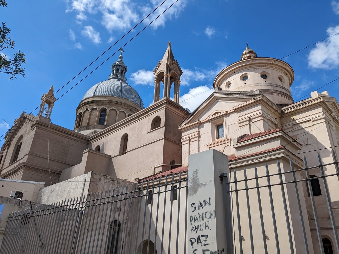 Соборна базиліка Сан-Ніколас в Ла-Ріосі в Аргентині