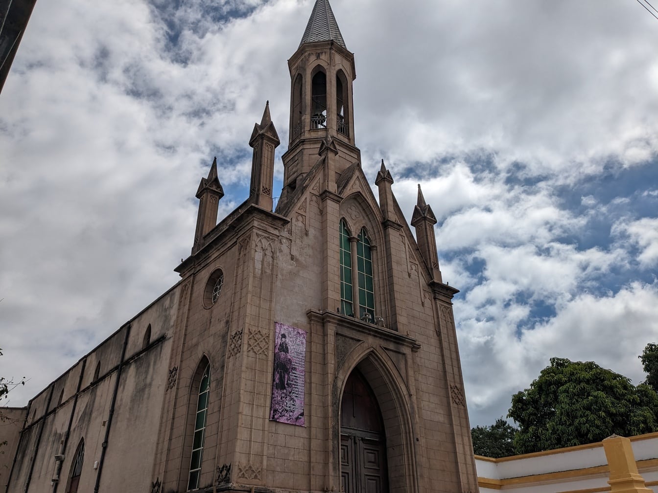 Katolska jesuitkyrkan och klostret San Francisco i La Roya i Argentina