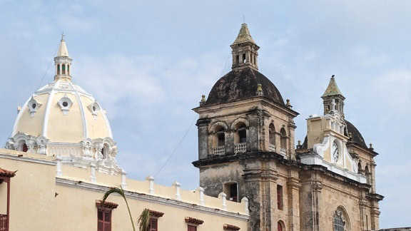 โบสถ์โรมันคาทอลิกแห่งเซนต์ปีเตอร์ เคลเวอร์ ในเมืองการ์ตาเฮนา ในโคลัมเบีย แหล่งมรดกโลกขององค์การยูเนสโก