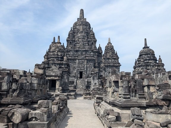 Archeologické naleziště UNESCO, chrám Sewu v chrámovém komplexu Candi Prambanan v Indonésii