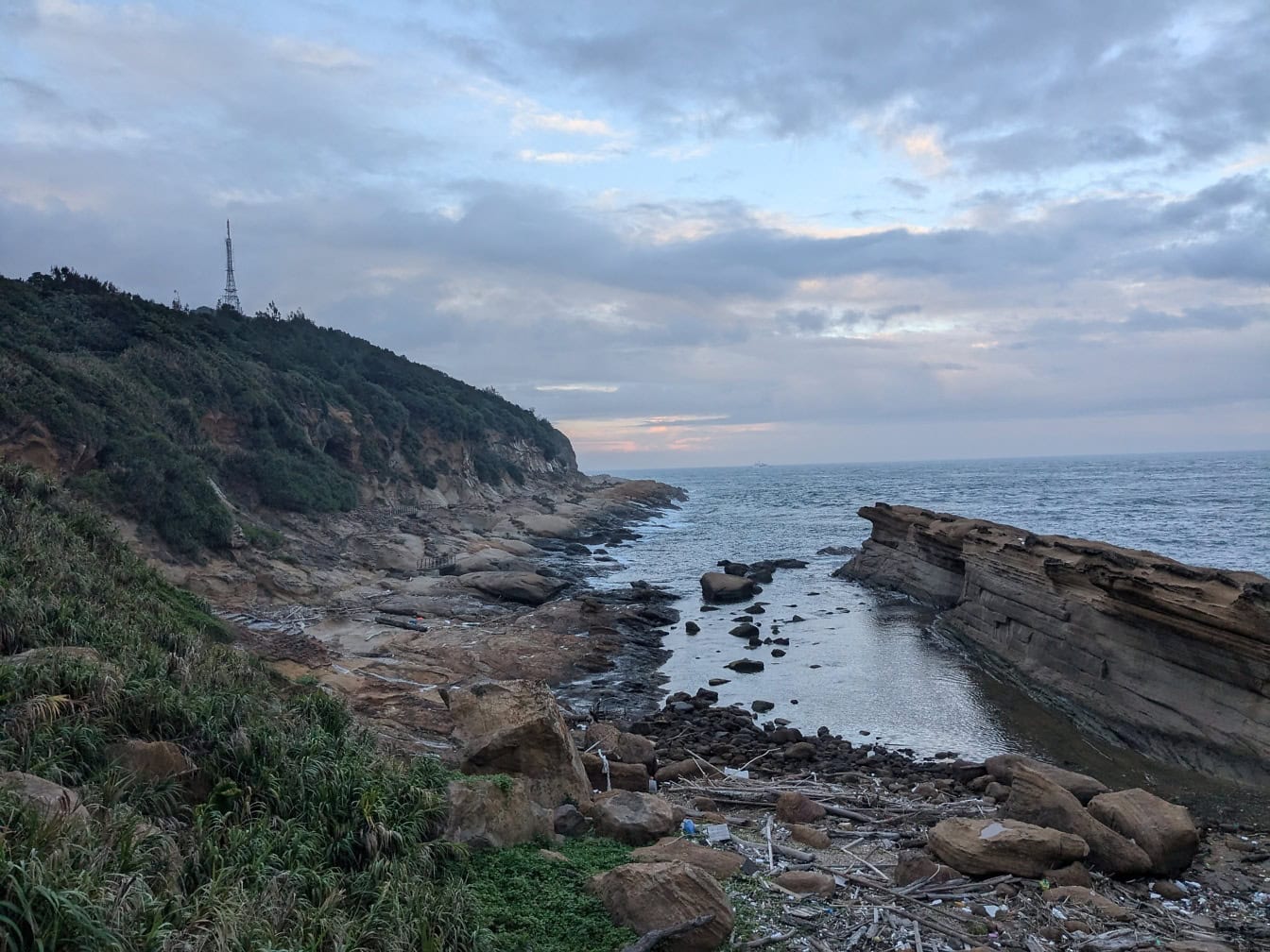 Costa oceánica rocosa en el Geoparque Yehliu, Taiwán