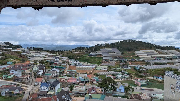 Dalat nebo Da Lat město panoráma městského centra, Vietnam, Asie