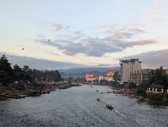 Vang Vieng folyó, kisváros Vientiane tartományban, Laoszban, Ázsiában