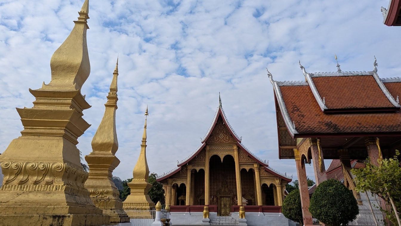 Wat Xieng Thong budistički laoski samostan sa zlatnim krovom, Laos, Azija