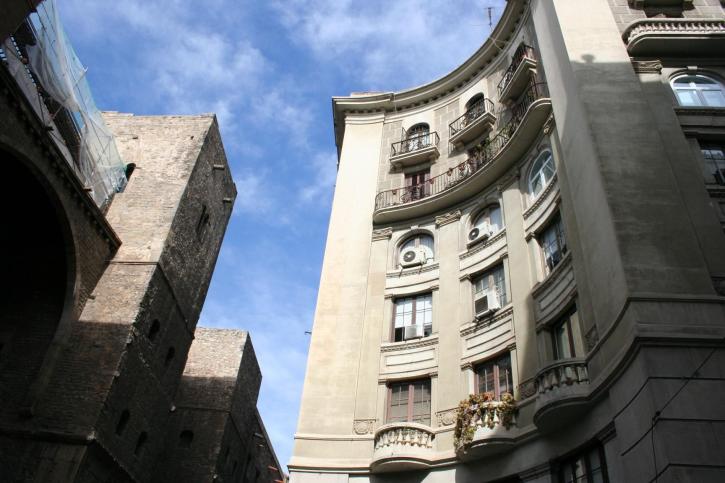 Барселона, Майорка, зданий