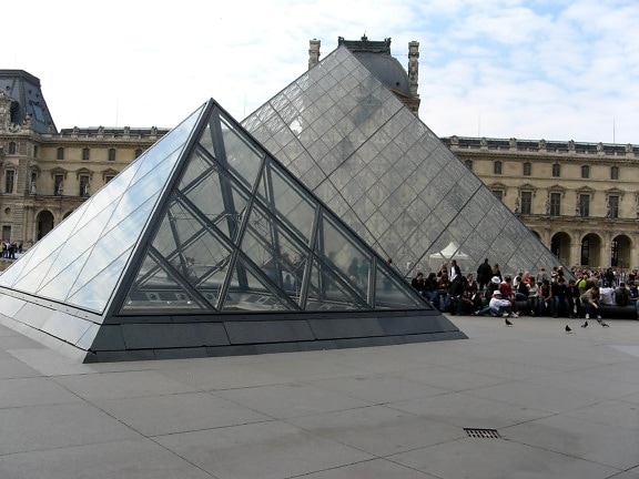 Louvre, piramida, Pariz, arhitektura