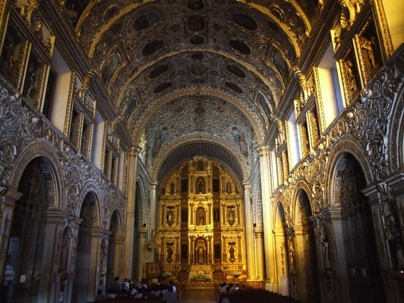 Gereja, interior