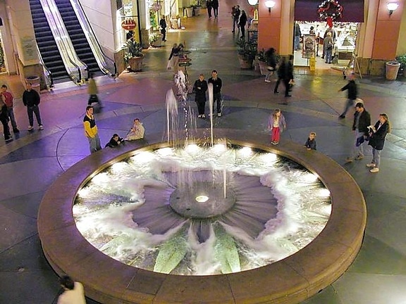 fountains, malls