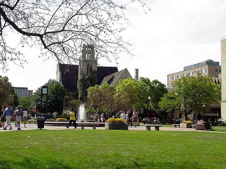 Madison, Uniwersytet, fontanna
