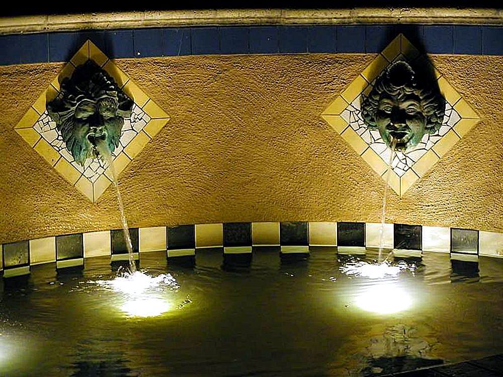 water-spout-fountains-pools-gargoyles.jpg