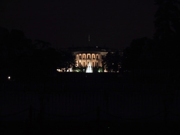 Casa Albă, noapte