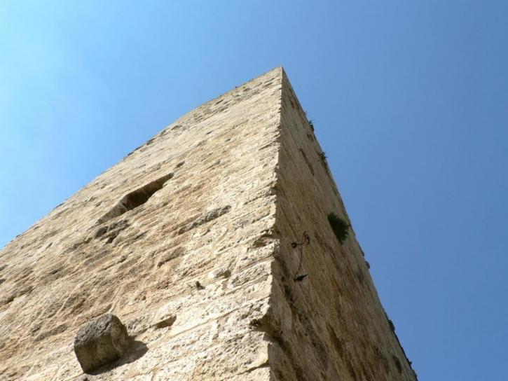 torony, kő
