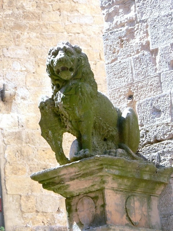 λιοντάρι, άγαλμα