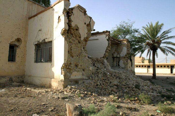 muthenna, közbenső, iskola, Samawah, Irakban, sérült
