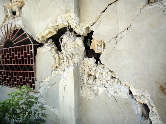 cracks, walls