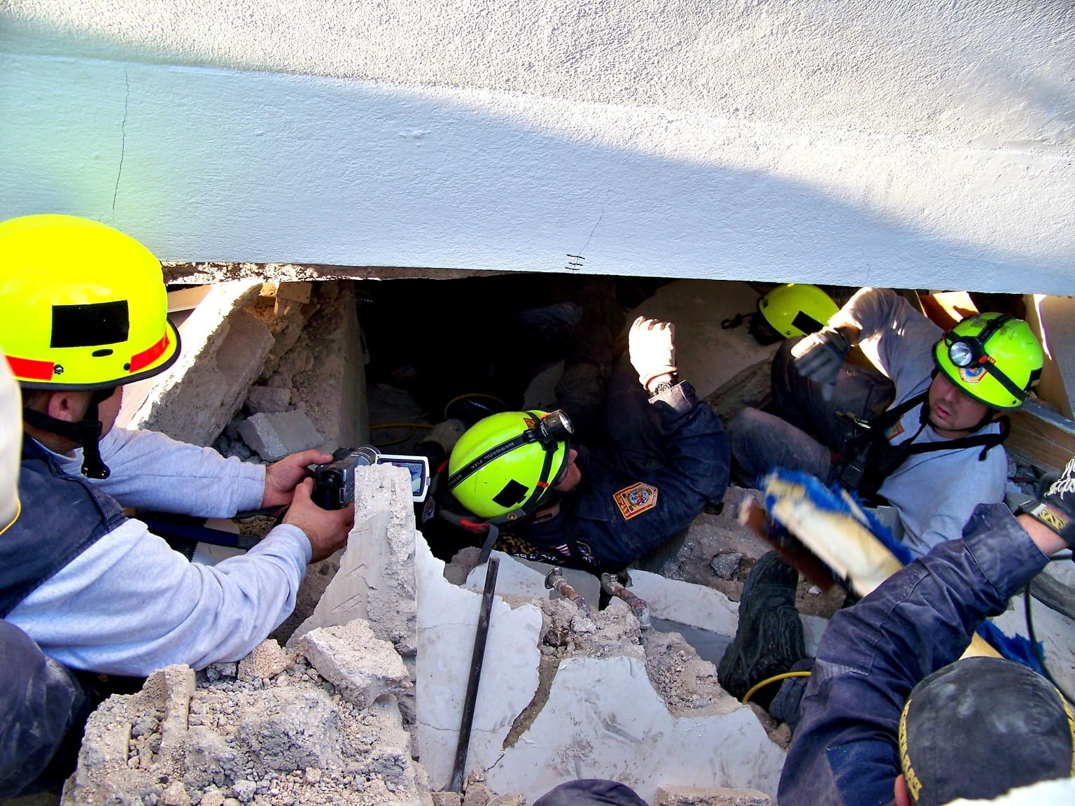 Сейсмолог. Сейсмолог картинки. Сейсмолог профессия картинка. USAID Team in turkiye earthquake.