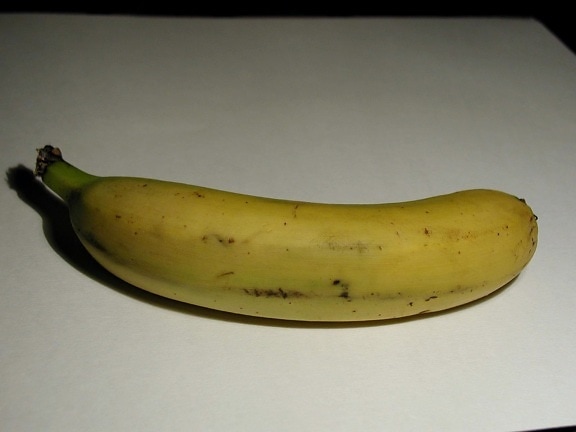 banán, bílé pozadí