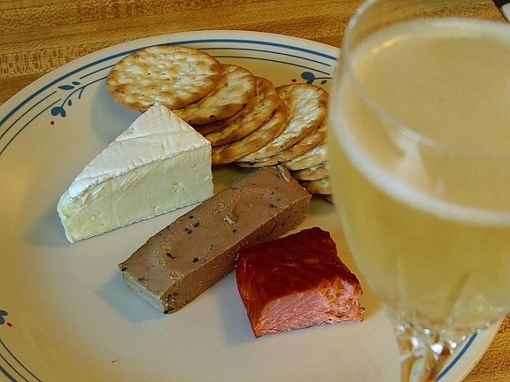 brie, cheese, salmon, smoked, pate, crackers, champagne