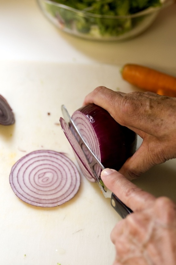 cutting, purple, onion, cleaned, cutting, board