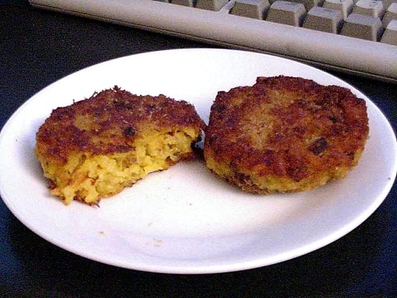 risotto, cakes, plate
